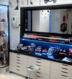 Beauty touch store